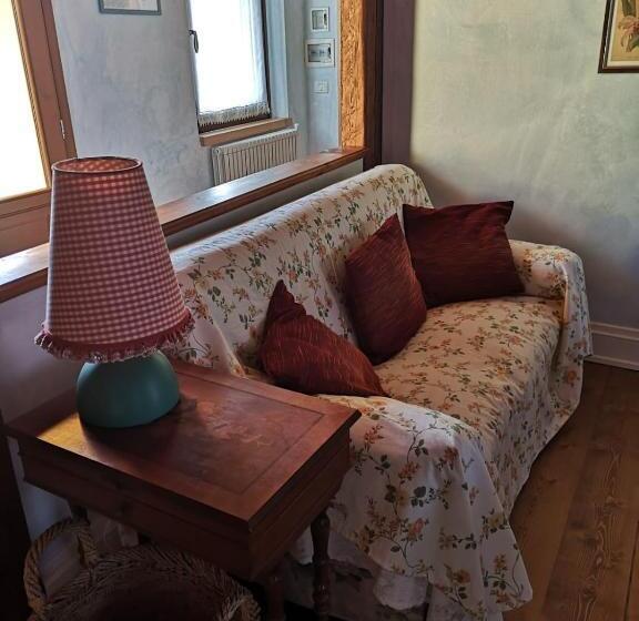 مبيت وإفطار East Wind