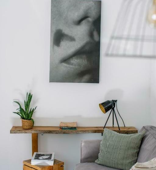 تختخواب و صبحانه Ecocirer Guest House