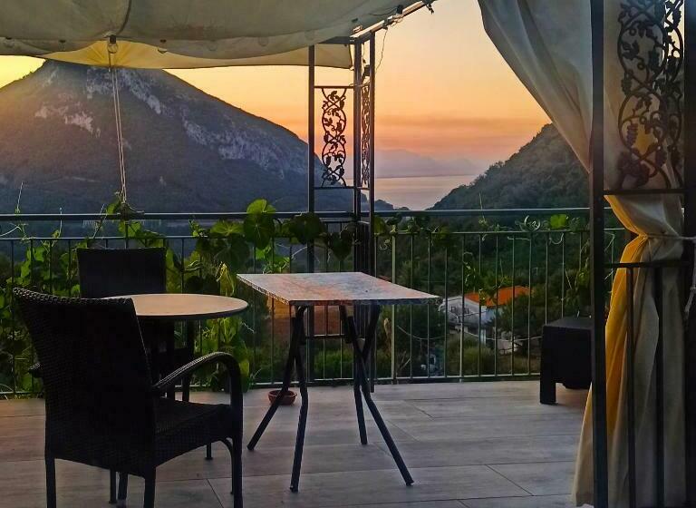 مبيت وإفطار La Roccia Incantata Amalfi Coast