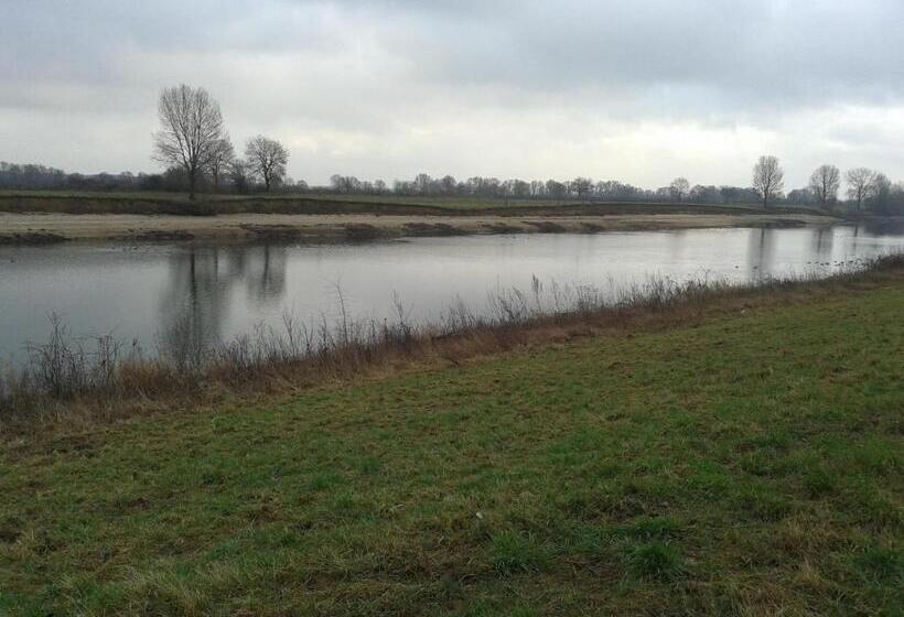 住宿加早餐  Langs De Maas