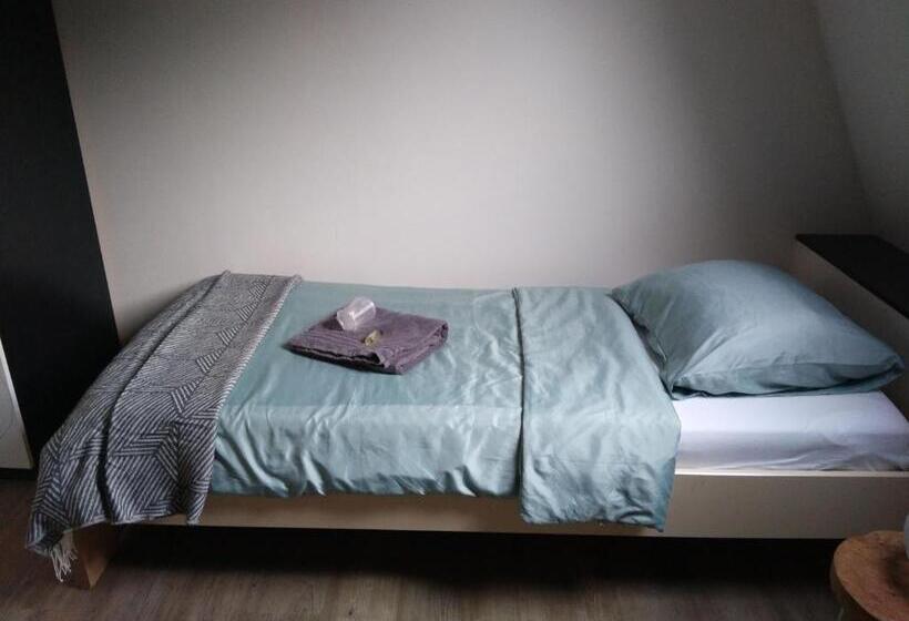 住宿加早餐  Langs De Maas