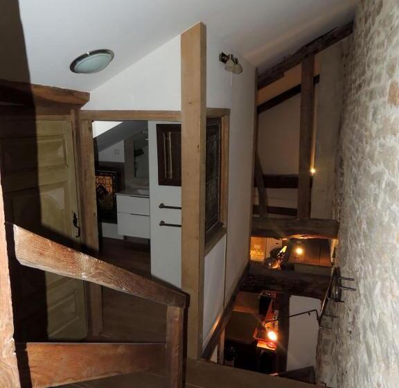 민박 Maison Romane 1136