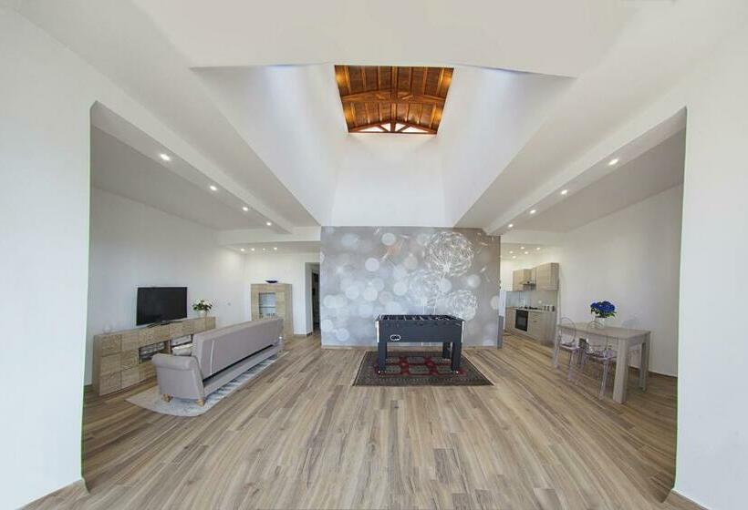 مبيت وإفطار Villa C Luxury Estate