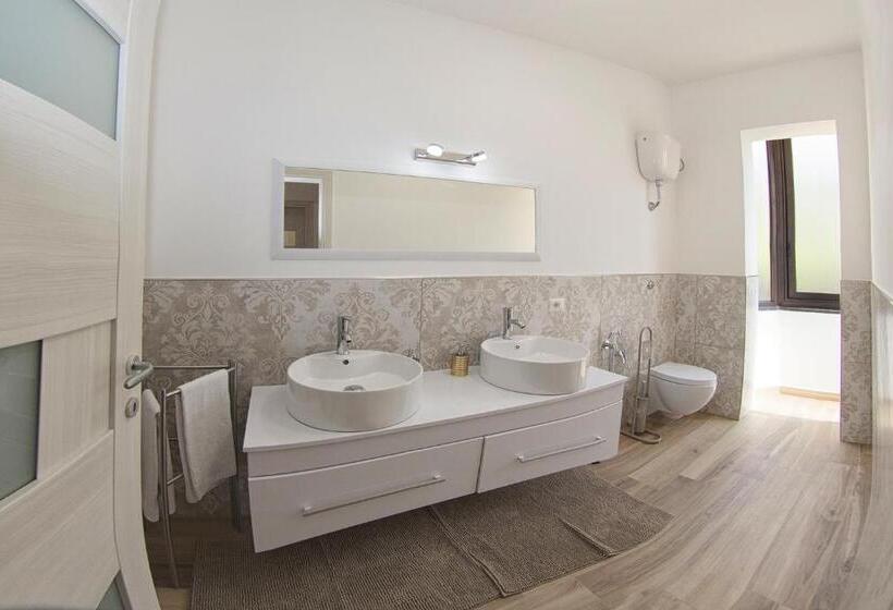 مبيت وإفطار Villa C Luxury Estate