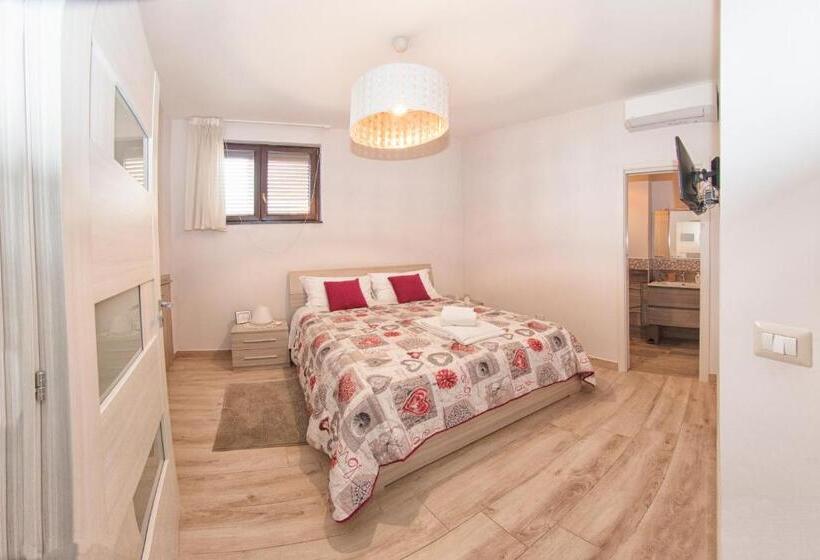 مبيت وإفطار Villa C Luxury Estate