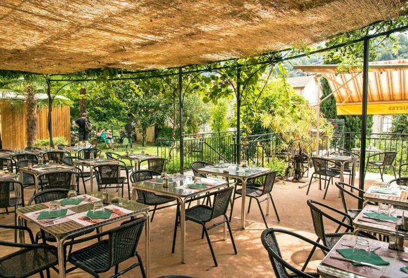 Отель Hôtel Restaurant Les Touristes