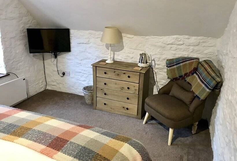 مبيت وإفطار Lucy S Tearoom