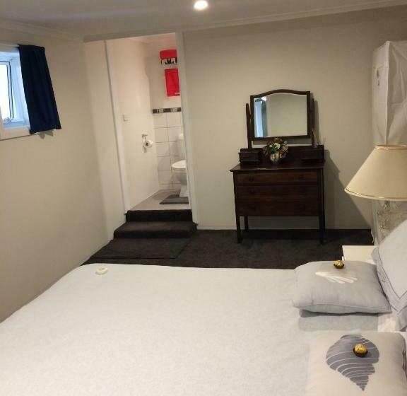 Panorama On Sorell B&b