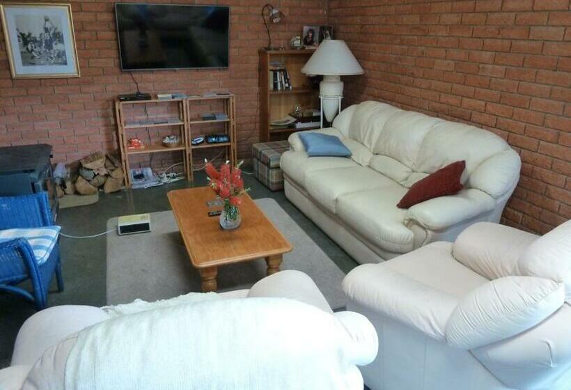 Panorama On Sorell B&b