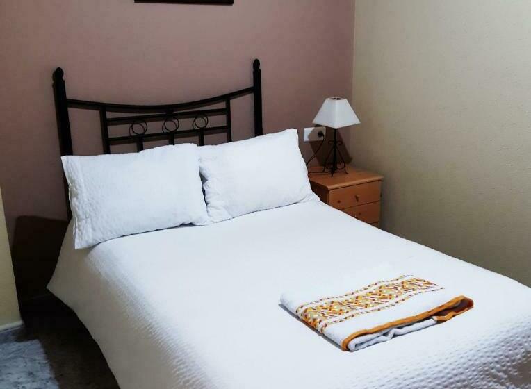 פנסיון Alojamiento Mª Carmen