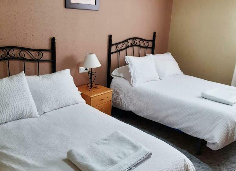 פנסיון Alojamiento Mª Carmen