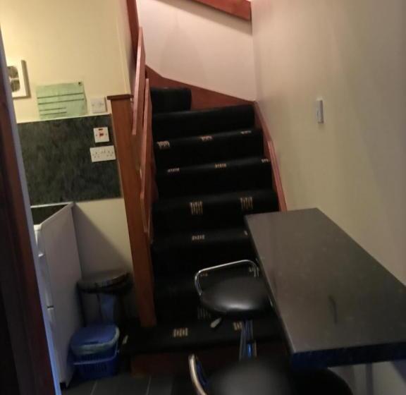 بنسيون Brown S Guest House