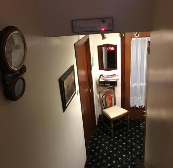 פנסיון Brown S Guest House