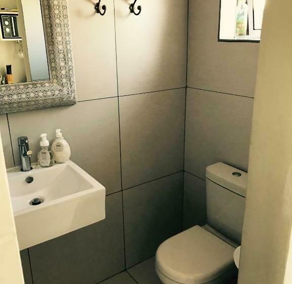 פנסיון Chives Cottage