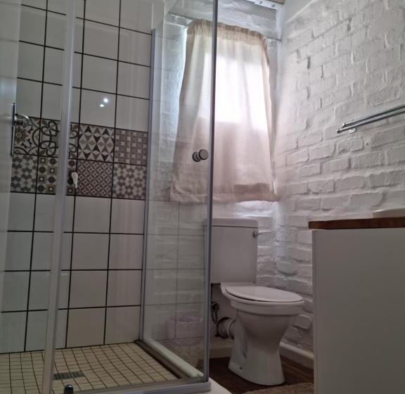 بنسيون Greenhouse Accommodation