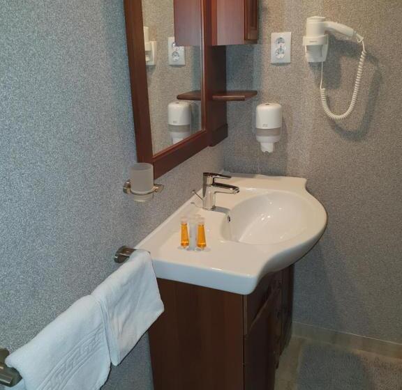 膳宿费 Hanu Lu Mos Opinca