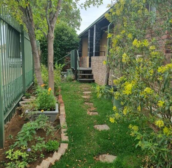 ペンション Jalome Guesthouse