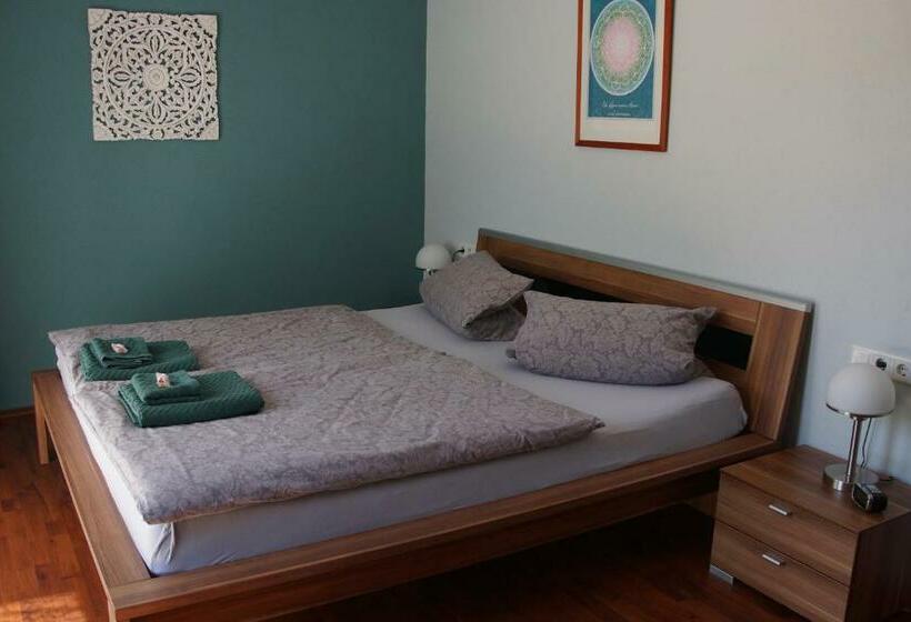 פנסיון Karuna Haus