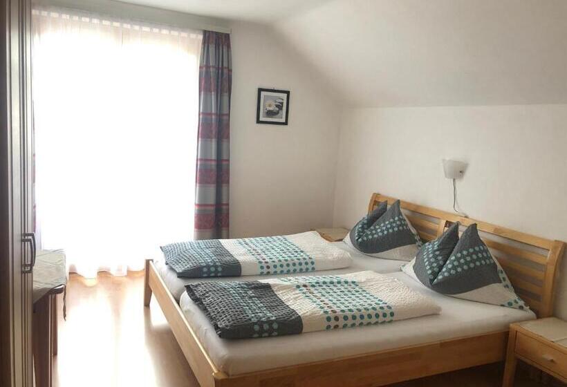 بنسيون Lasserhof