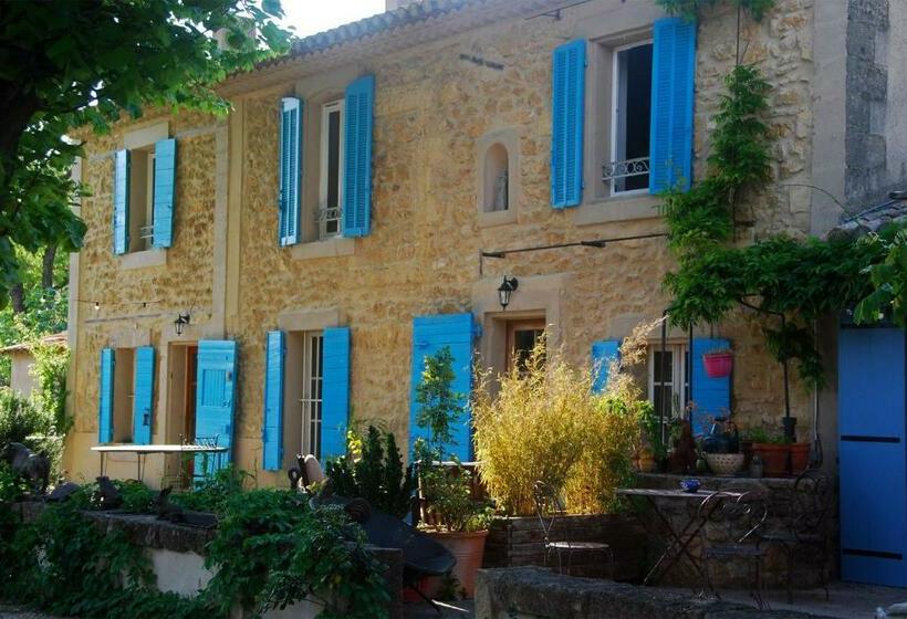 פנסיון Les Volets Bleus Provence