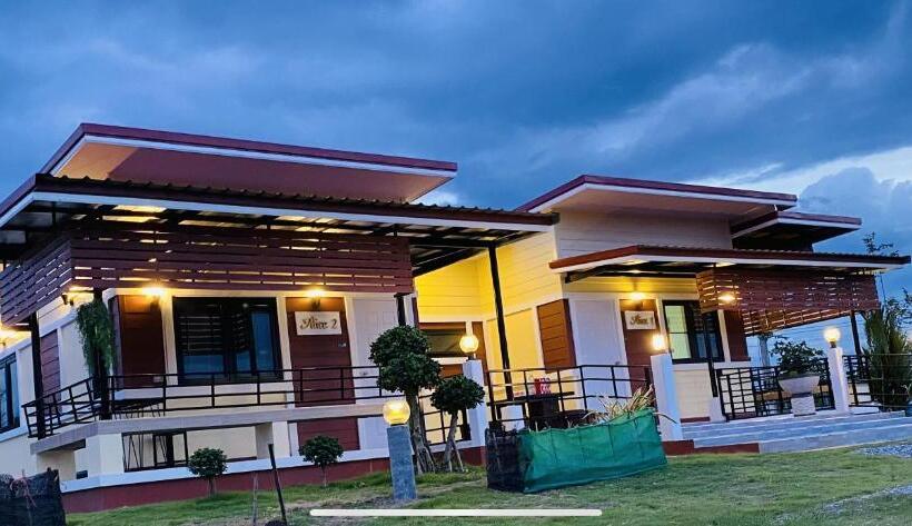 ペンション Panutsaya Homestay