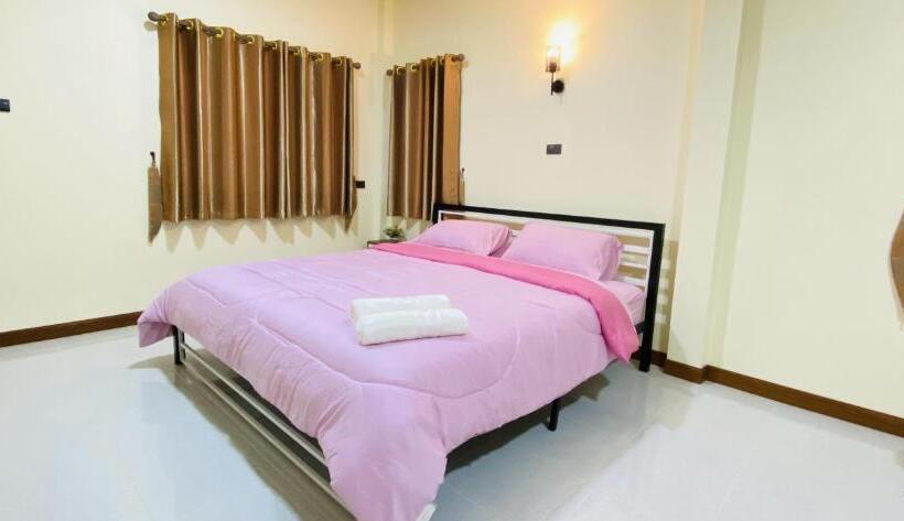 ペンション Panutsaya Homestay