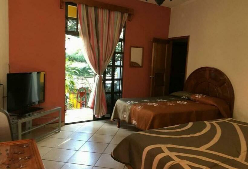 פנסיון Posada Familiar El Dorado