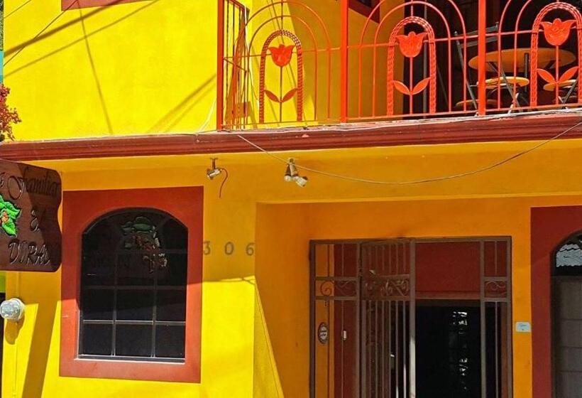 פנסיון Posada Familiar El Dorado