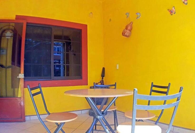 פנסיון Posada Familiar El Dorado