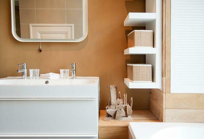 بنسيون The Market Retreat