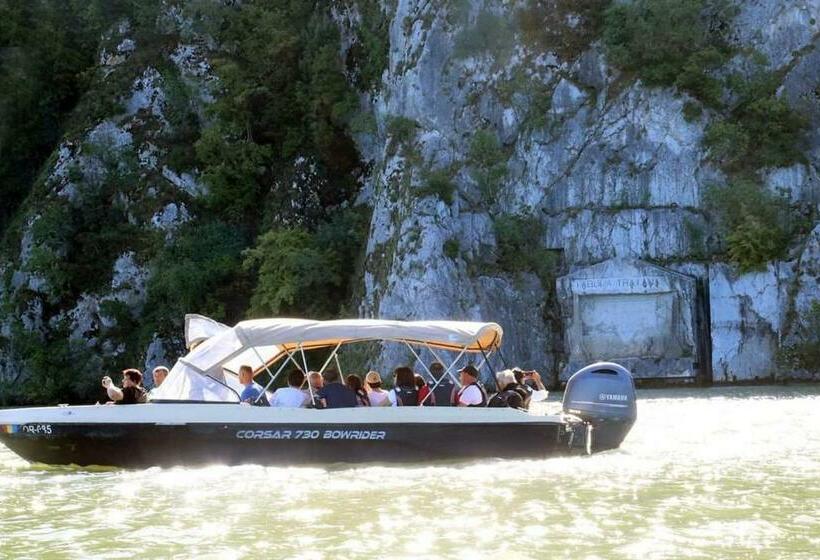 ペンション Vila Hercules