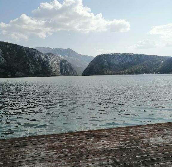 ペンション Vila Hercules