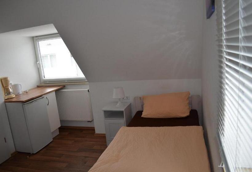 Pension John F Kennedy