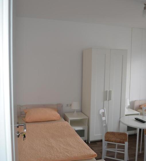 Pension John F Kennedy