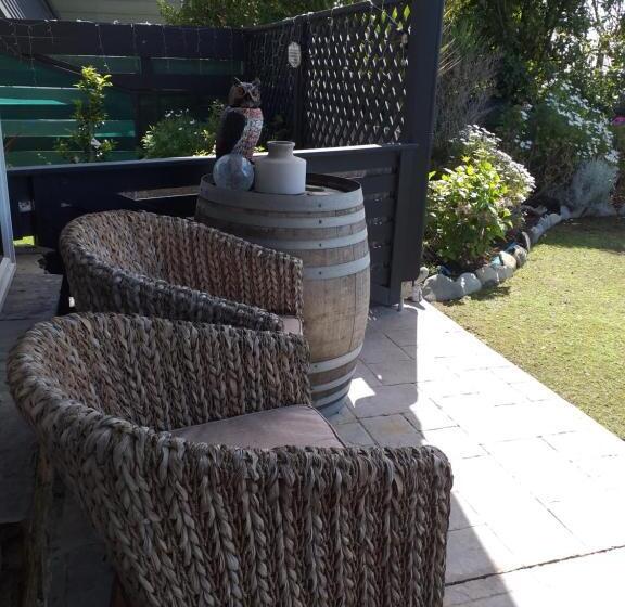 Rarangi Seaview On The Beach B&b