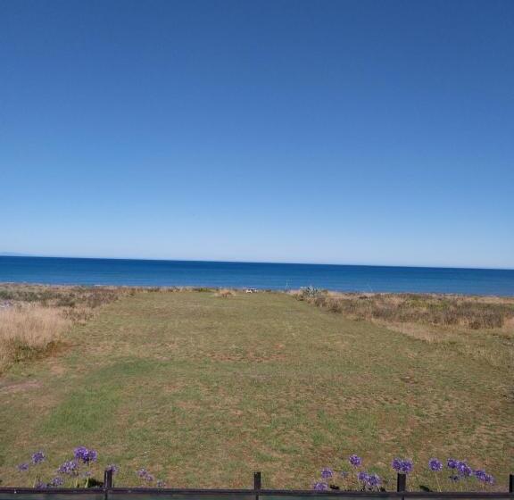 Rarangi Seaview On The Beach B&b