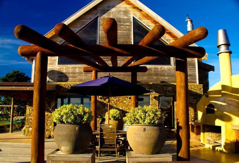 Tree House Lodge Bed & Breakfast