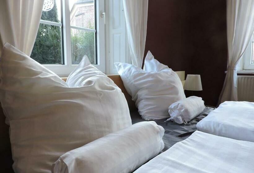 민박 Altes Pastorat