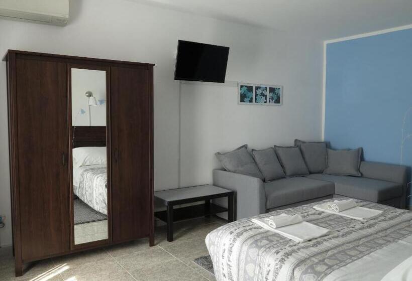 ベッドアンドブレックファースト Biancocancello