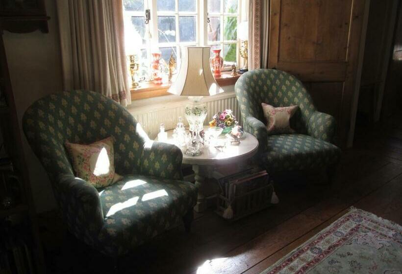 مبيت وإفطار Clayton Wickham Farmhouse