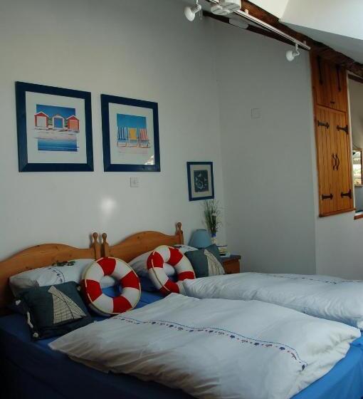 مبيت وإفطار Clayton Wickham Farmhouse