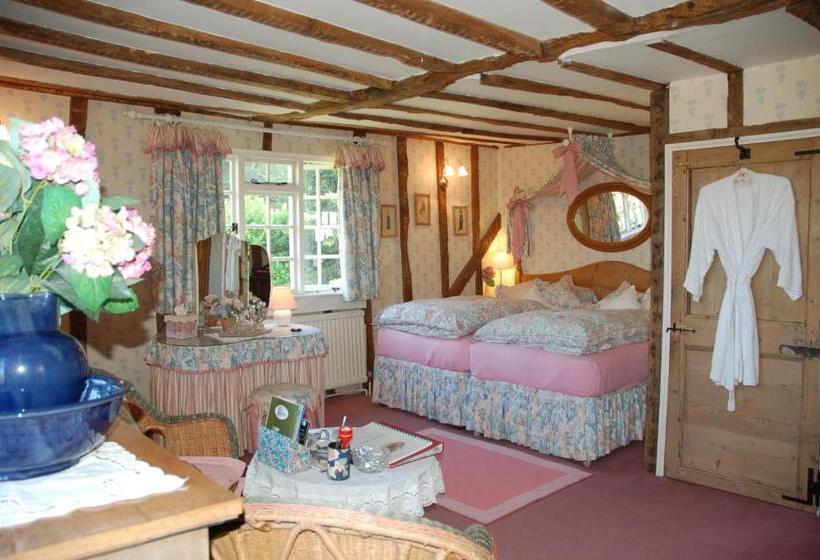 مبيت وإفطار Clayton Wickham Farmhouse