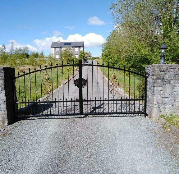 צימר Golden Rose House