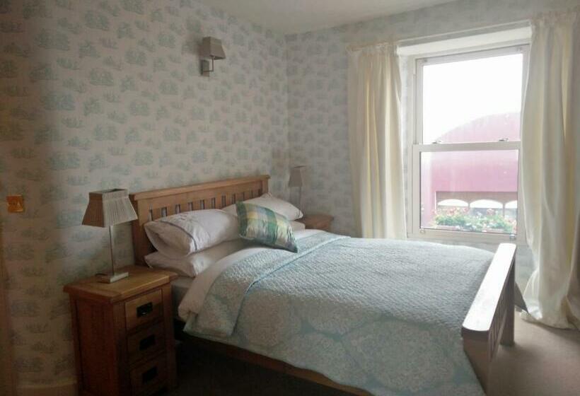 ベッドアンドブレックファースト The Old Medical Hall