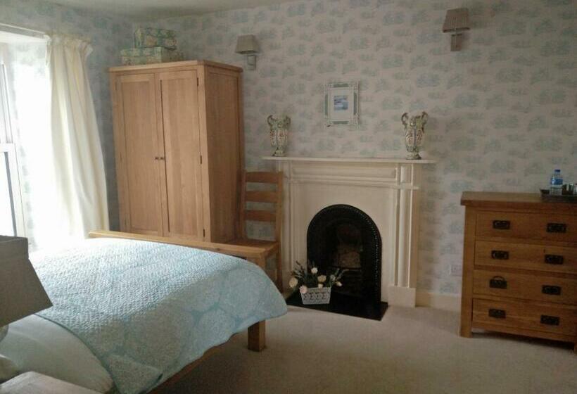 ベッドアンドブレックファースト The Old Medical Hall