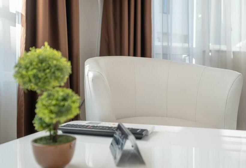 Blue Label Apart House