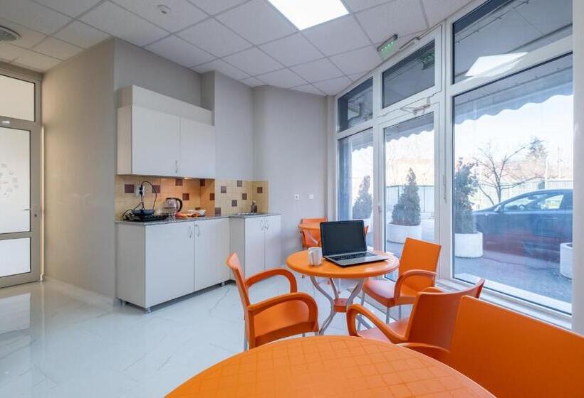 Blue Label Apart House