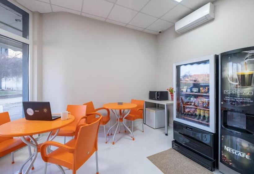 Blue Label Apart House