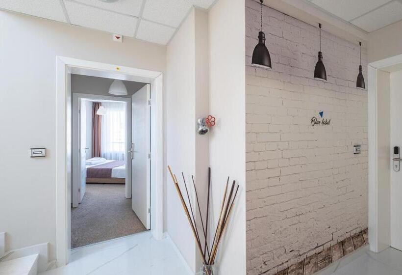 Blue Label Apart House