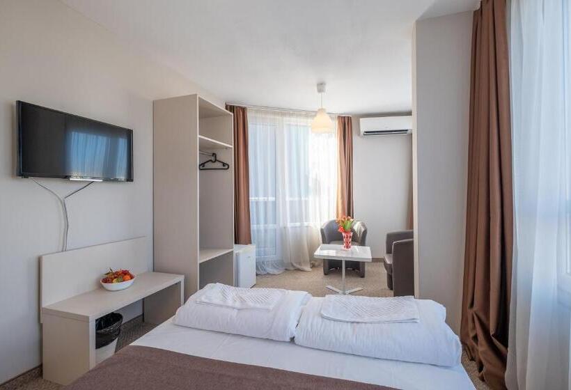 Blue Label Apart House